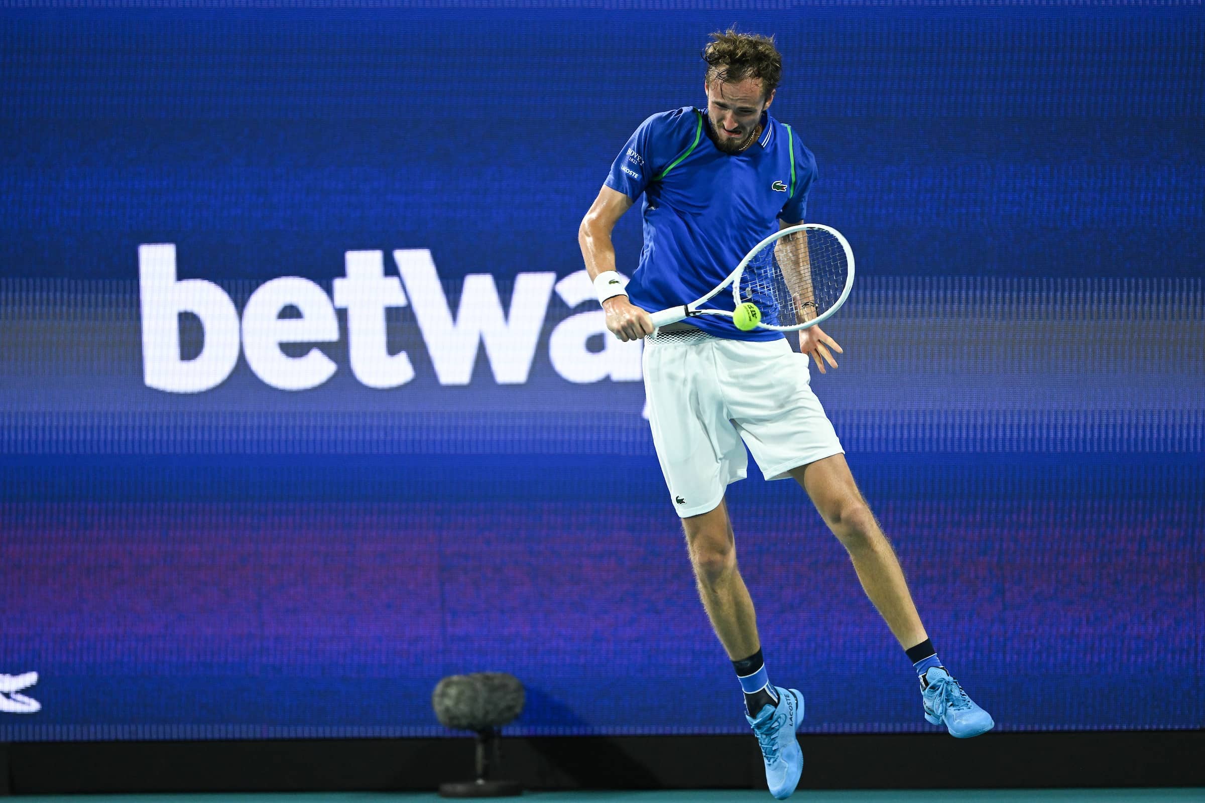Tokyo Take-Off! Shapovalov Serves Past Johnson