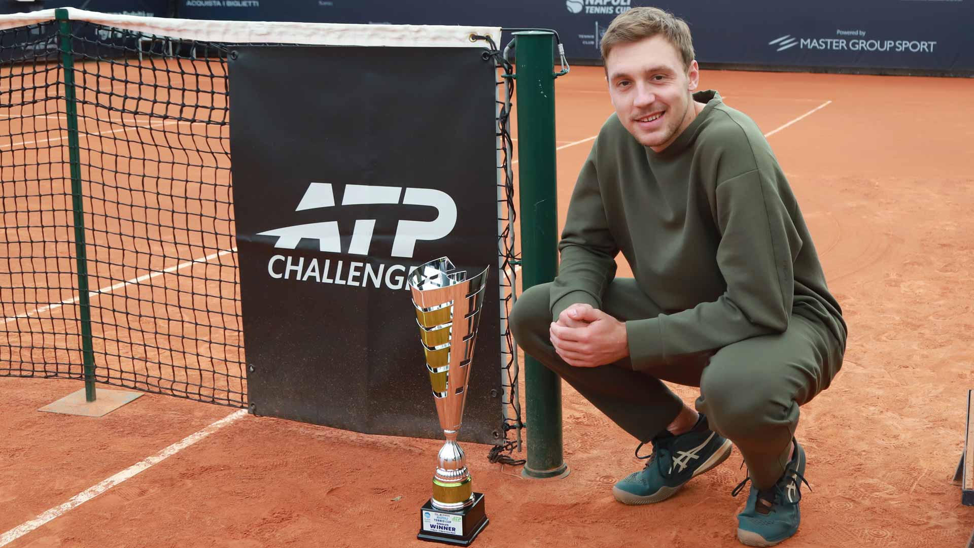 Hamad Medjedovic wins the ATP Challenger 125 event in Naples, Italy.