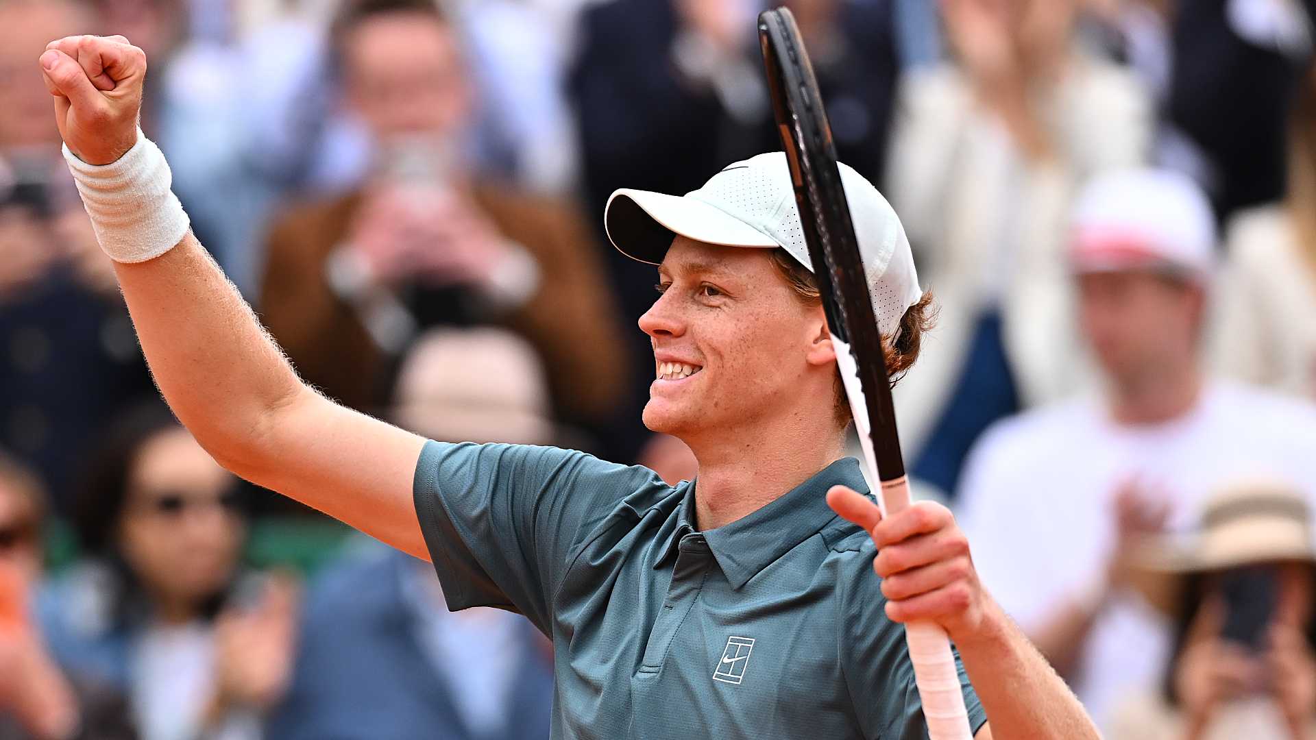 Jannik Sinner claimed his first clay-court ATP Masters 1000 trophy on Sunday in Monte-Carlo.